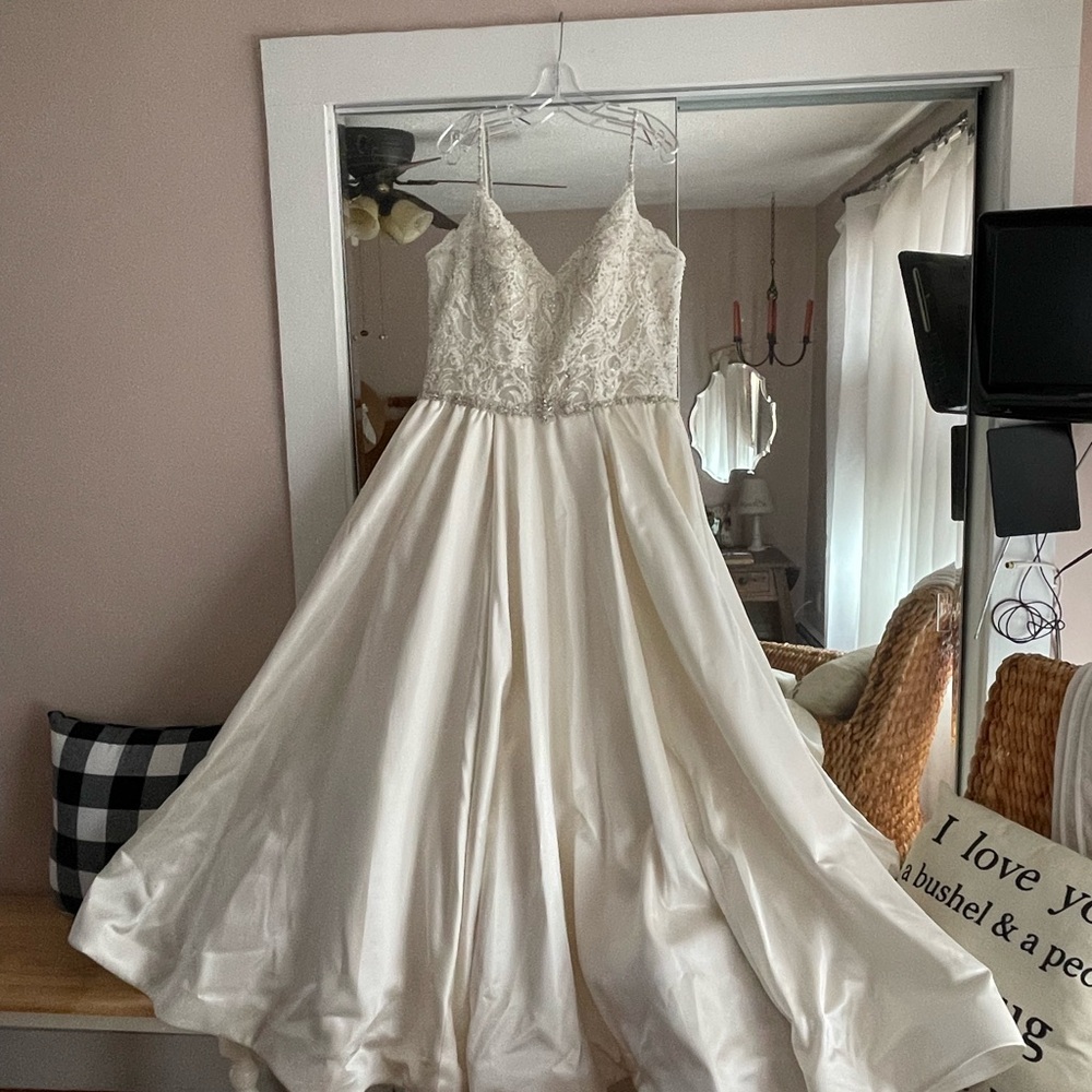 Allure Bridals Cream Wedding Dress